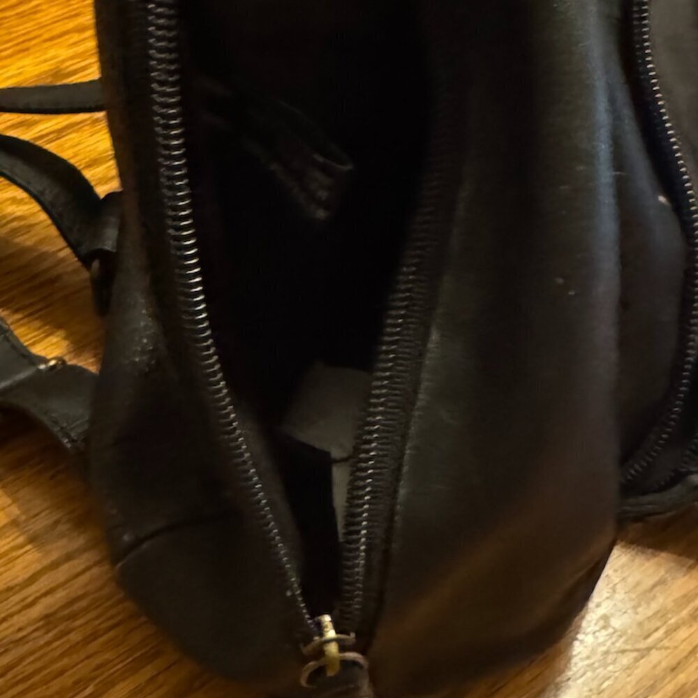 Born Black Leather Womens Purse/Backpack - Picture 6 of 8
